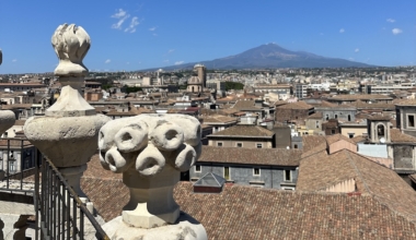 Vaade Etna vulkaanile Catania vanalinnast. Foto: Triin Tammert