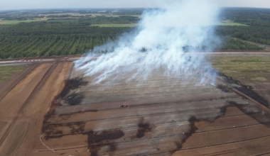 Tori vallas põleb Rääma turbaraba. Foto: Päästeamet