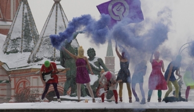 Pussy Riot Moskvas Punasel väljakul meelt avaldamas. Foto: Denis Bochkarev / Wikimedia