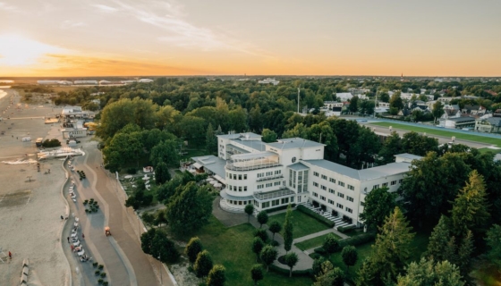 Pärnu rannapromenaad ja Rannahotell. Foto: Visit Pärnu