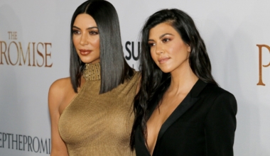Kourtney Kardashian koos õe Kim Kardashianiga. Foto: Shutterstock