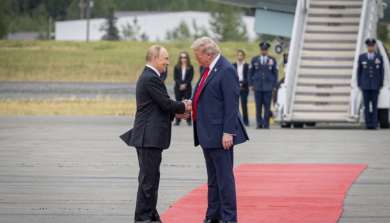 Venemaa president Vladimir Putin ja USA president Donald Trump Alaska kohtumisel. Foto: USA Kaitseministeerium / Wikimedia
